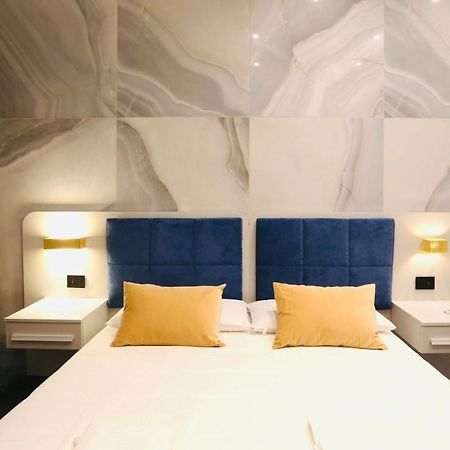 Guest House Colonna ปาแลร์โม ภายนอก รูปภาพ