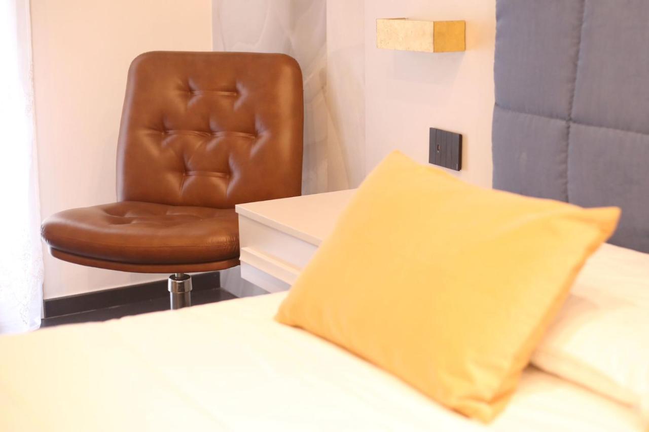 Guest House Colonna ปาแลร์โม ภายนอก รูปภาพ